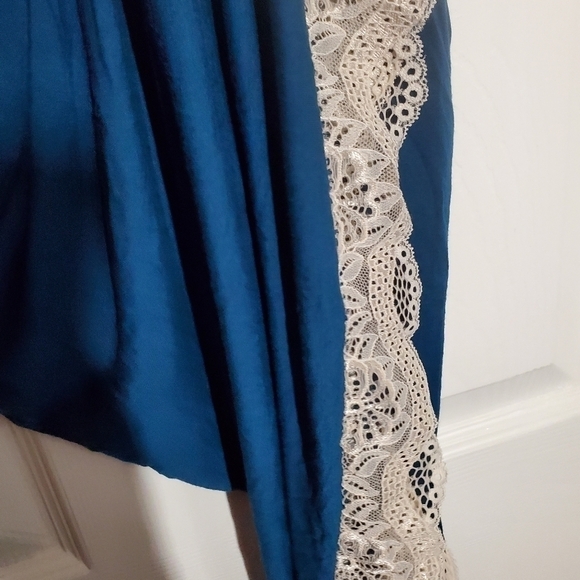 LACE Trimmed Stretchy Nightgown - Picture 5 of 7